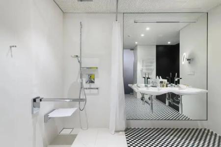 Courtyard Warsaw Airport - 43