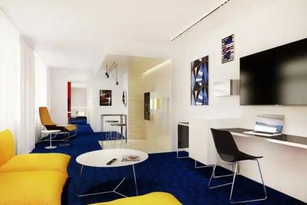 Courtyard Warsaw Airport - 14