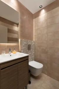 Rhodes SkyLine Suites - 6