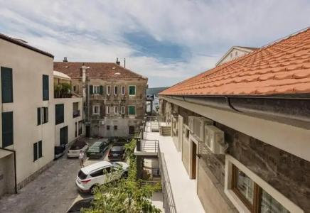 Waikiki Apartments - 27