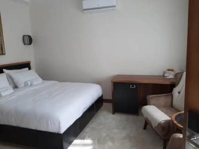 Waikiki Apartments - 1