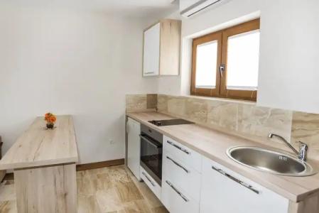 Waikiki Apartments - 17