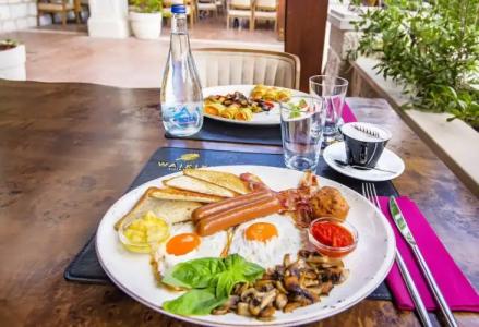 Waikiki Apartments - 9