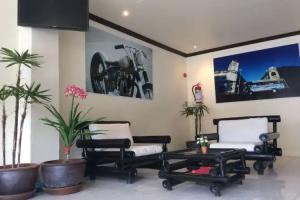 Holidays House, Kata