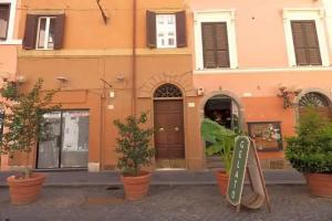 Vite 99 spanish steps room, Rome