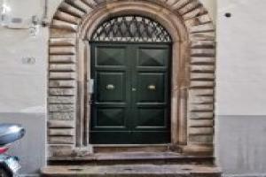 Chalet, Lucca