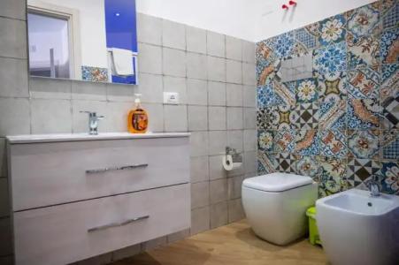 White Apartments & Spa - 64