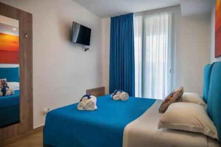 White Apartments & Spa - 63