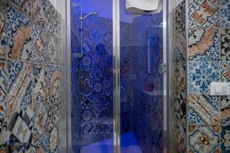 White Apartments & Spa - 31