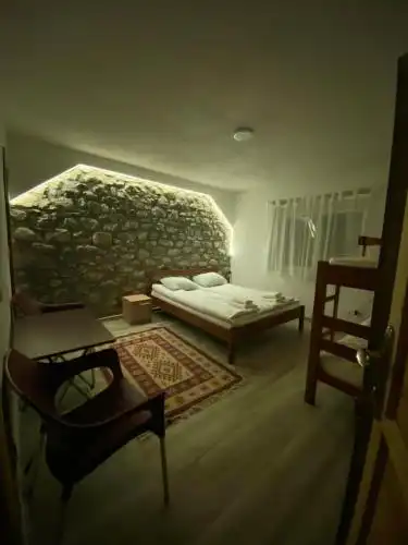 Riverside Guesthouse - 14