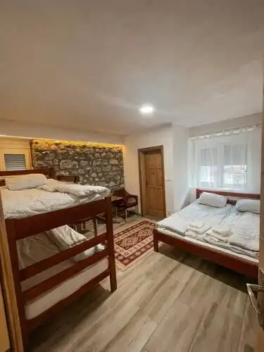 Riverside Guesthouse - 5