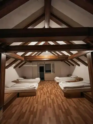 Riverside Guesthouse - 6