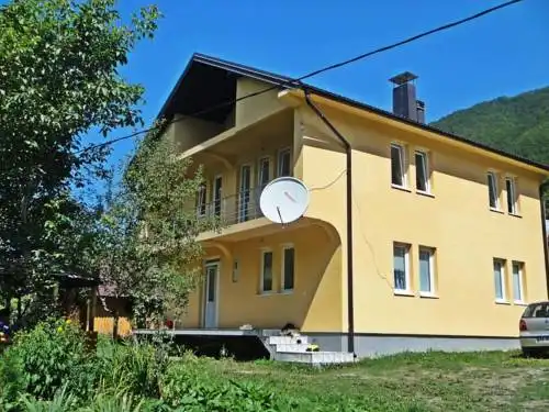 Dedushi Guest house - 0