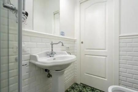 Capital Rooms - 126