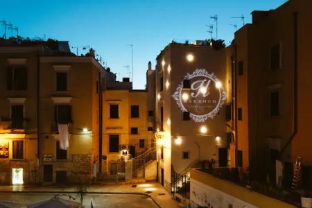 The Harbor Luxury Living - 25