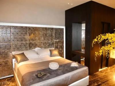 The Harbor Luxury Living - 57