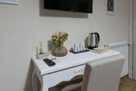 Apollo Bed & Breakfast - 33