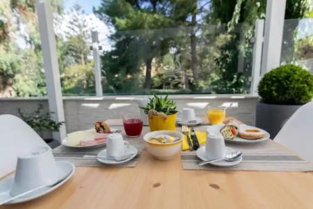 Apollo Bed & Breakfast - 18