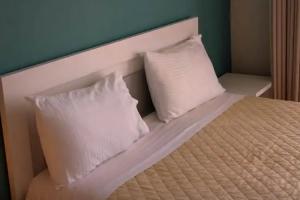 Aphrodite's Garden, Himare