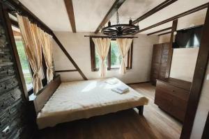 Карамановите къщи, Apriltsi