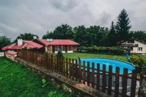 Zavoya Guest house, Kruschuna