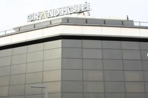 Grand Plaza Hotel, Eksinoz