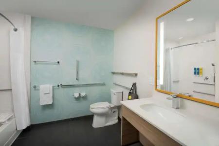 Tru by Hilton Miami West Brickell - 24