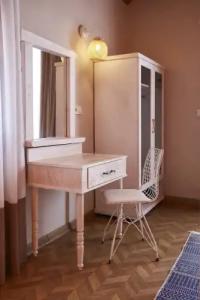 Lov Faralya Adults Only - 33