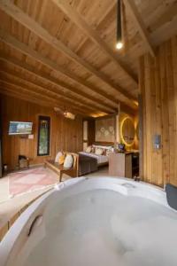 Lov Faralya Adults Only - 38