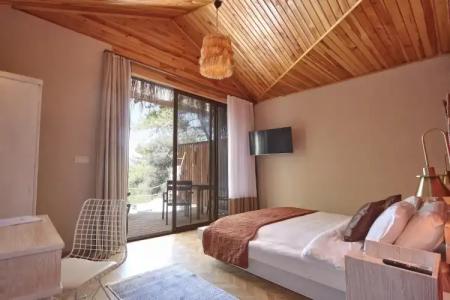 Lov Faralya Adults Only - 31