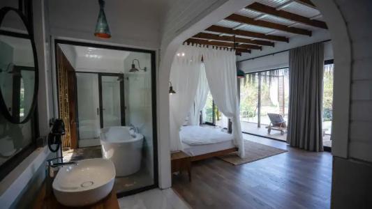 Lov Faralya Adults Only - 1