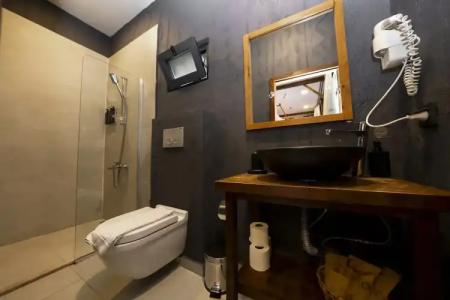 Lov Faralya Adults Only - 25