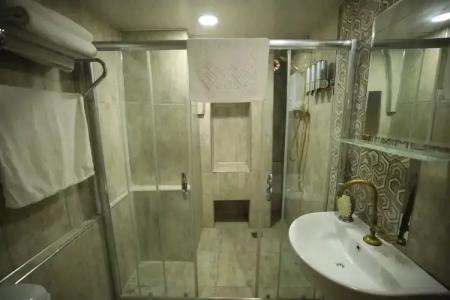 Nahrin Hote & Art - 8