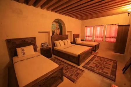 Nahrin Hote & Art - 72