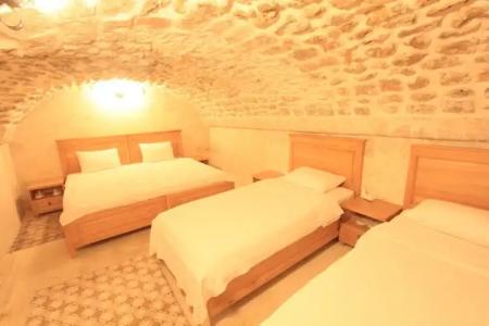 Nahrin Hote & Art - 68