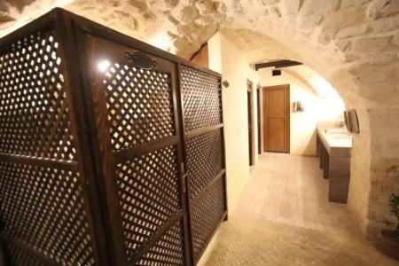 Nahrin Hote & Art - 16