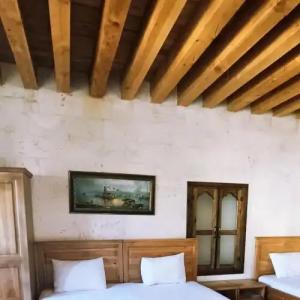 Nahrin Hote & Art - 80