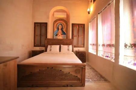 Nahrin Hote & Art - 4