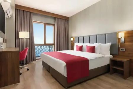 Ramada by Wyndham Van - 30