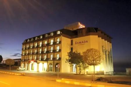 Ramada by Wyndham Van - 25