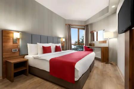 Ramada by Wyndham Van - 16