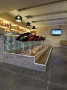 Business Express - 11