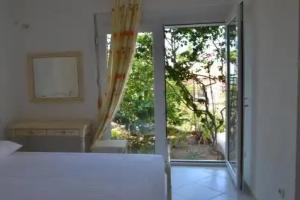 Villa 15 Bougainville, Sarande