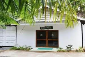 Cashew Nut Grove Chalets, Port Glaud