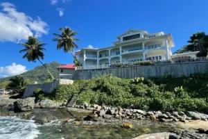 VallonEnd Beachfront Villa with Excellent View, Bel Ombre