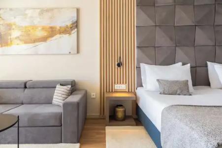 Aminess Laurel Khalani - 72