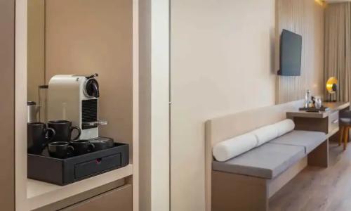 Aminess Laurel Khalani - 53