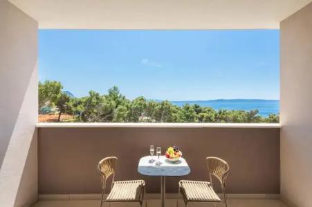 Aminess Laurel Khalani - 92