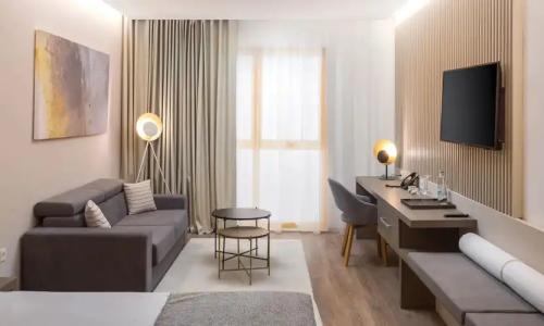 Aminess Laurel Khalani - 51