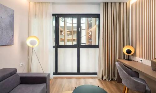 Aminess Laurel Khalani - 52